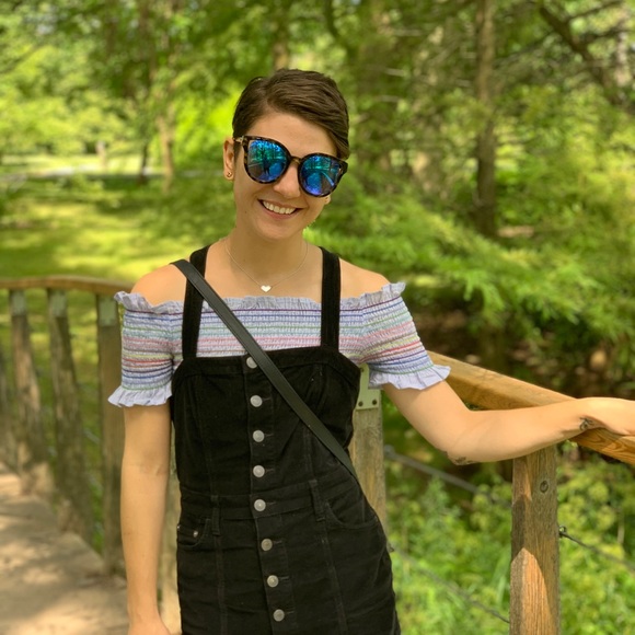 Meet your Posher, Kristie - Picture 1 of 1